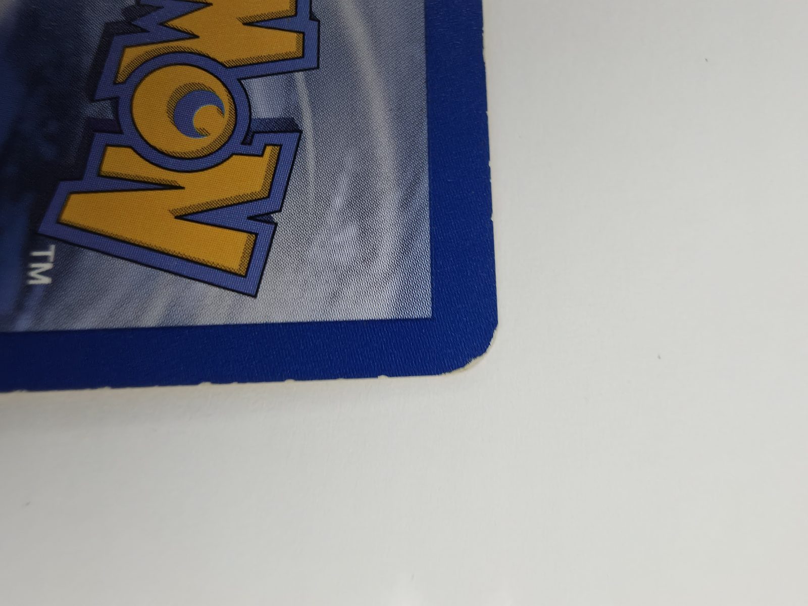 Entei back corner whitening close-up