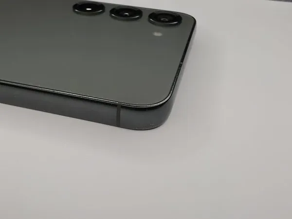 Samsung Galaxy S23+ bottom edge and ports