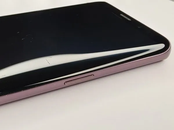 Samsung Galaxy S9+ top corner close-up